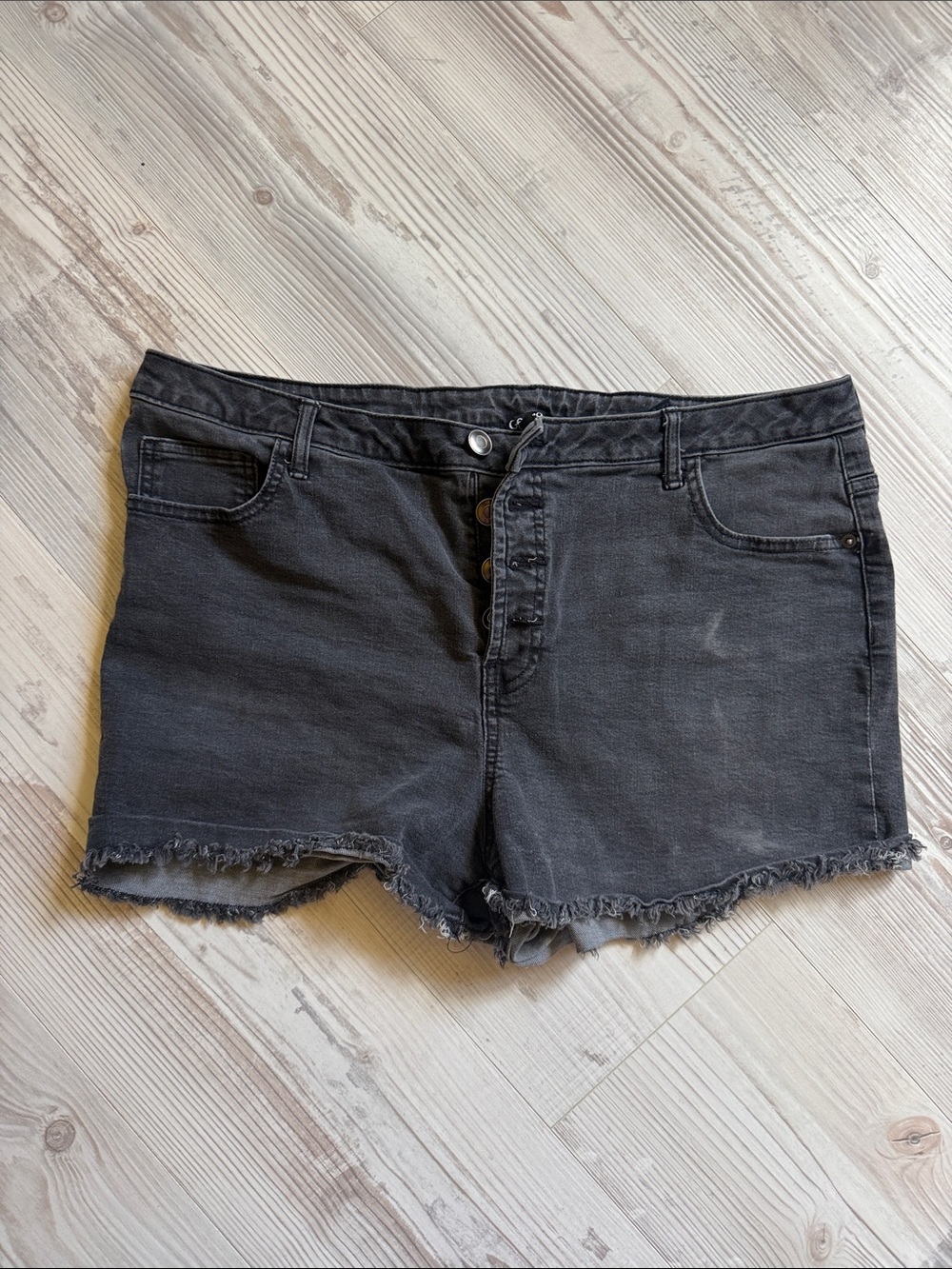 George Shorts, Size 18
